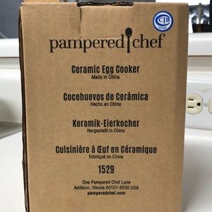 Pampered Chef ceramic egg cooker